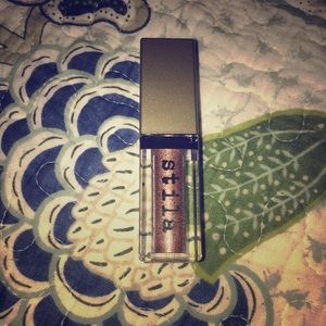 Stilla glitter and glow eye shadow